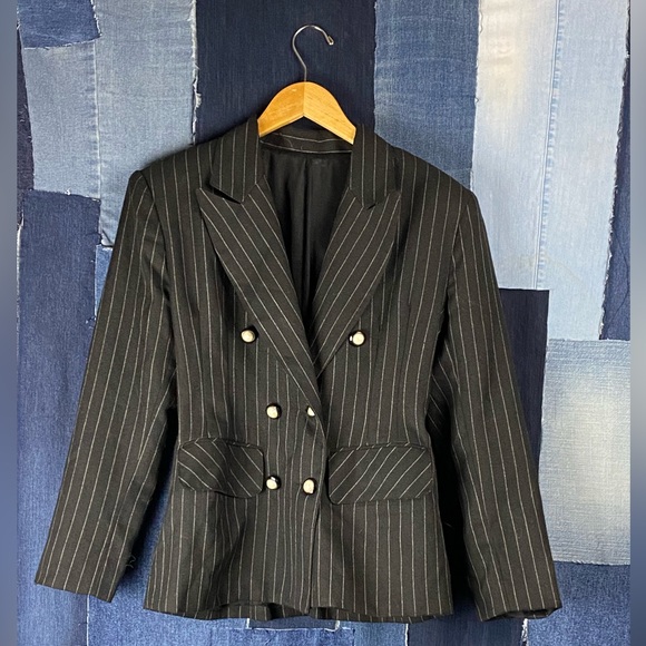 Vintage 90’s Prima Donna Pinstripe Blazer w/button Detail Sz S - Picture 7 of 9